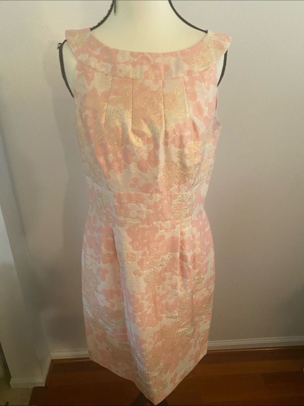 TAHARI size 6  petite pink dress gold flecks